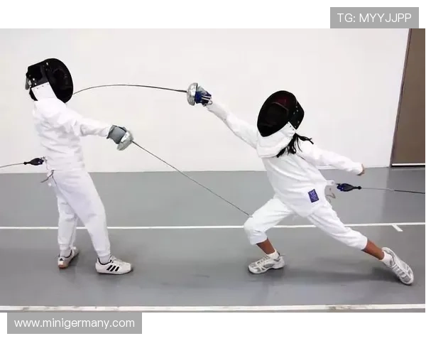 击剑基础入门教程:从基础动作到实战技巧全方位解析